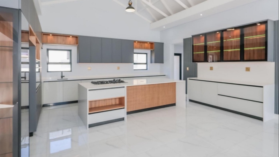 5 Bedroom Property for Sale in Leloko Lifestyle Estate North West